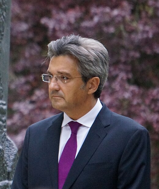 daniel-keller-05874-cropped